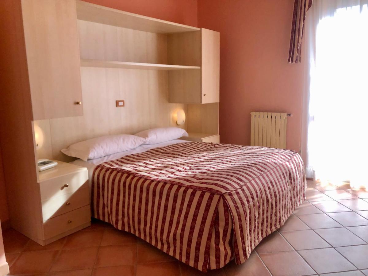 Hotel Di Rocco Loreto Aprutino Eksteriør bilde